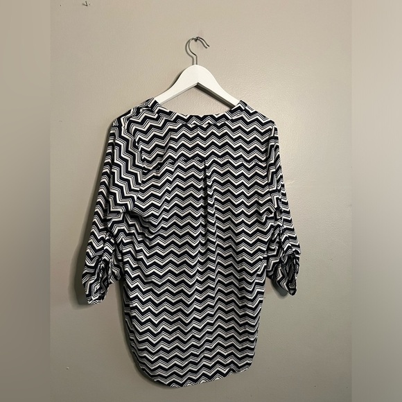 Lot of 3 Women’s Blouse Top Shirts sz M Lemon Dahlia Chevron Pink Rose Lace H&M - Picture 5 of 7